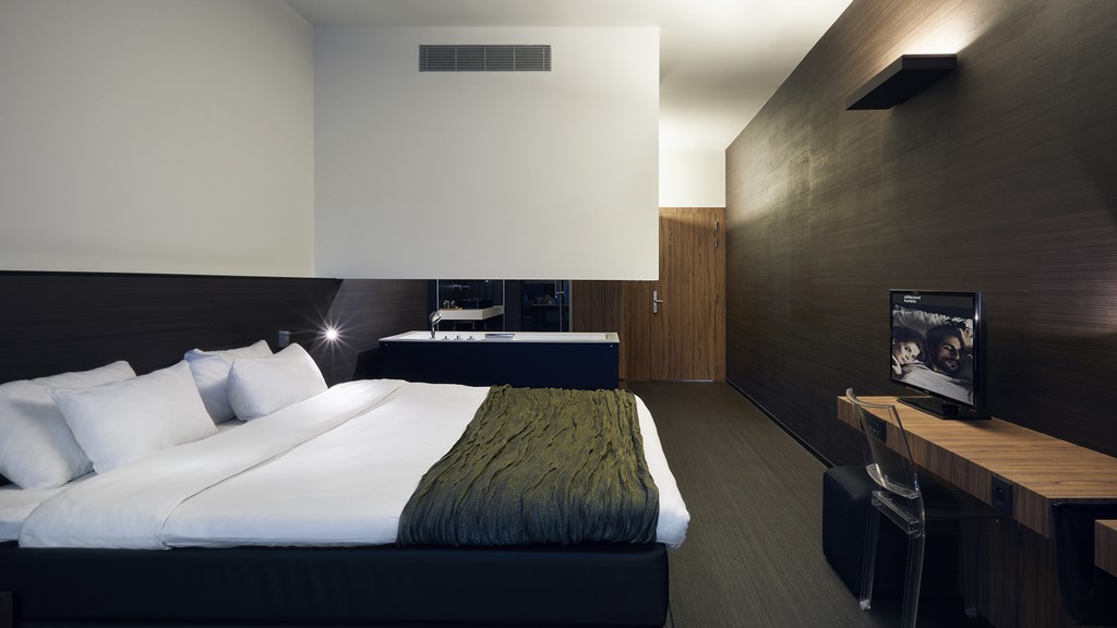 Carbon Style Deluxe Room